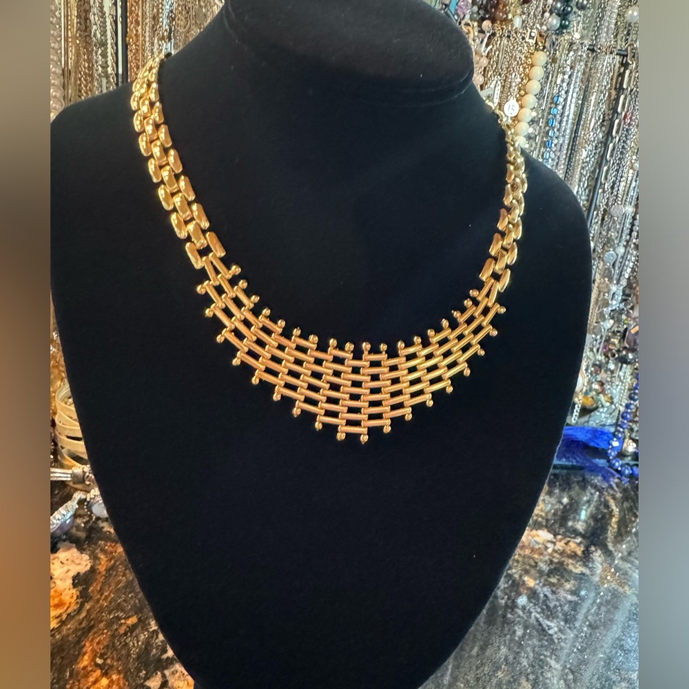Elegant Gold Necklace for Women - Picture 6 of 6
